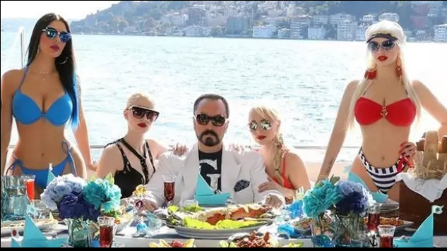 Adnan Oktar'ın elinde meğer ünlülerin cinsel ilişki kasetleri varmış! Tehditleri de yaptıkları da şoke etti 1