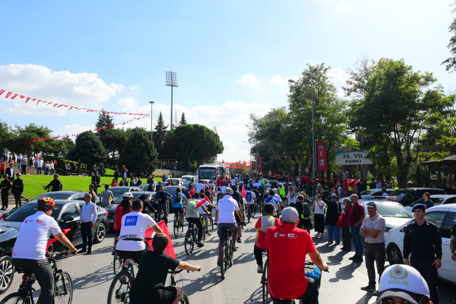 29 Ekim kutlamalarına büyük ilgi! Pedallar Cumhuriyet için çevrildi 4