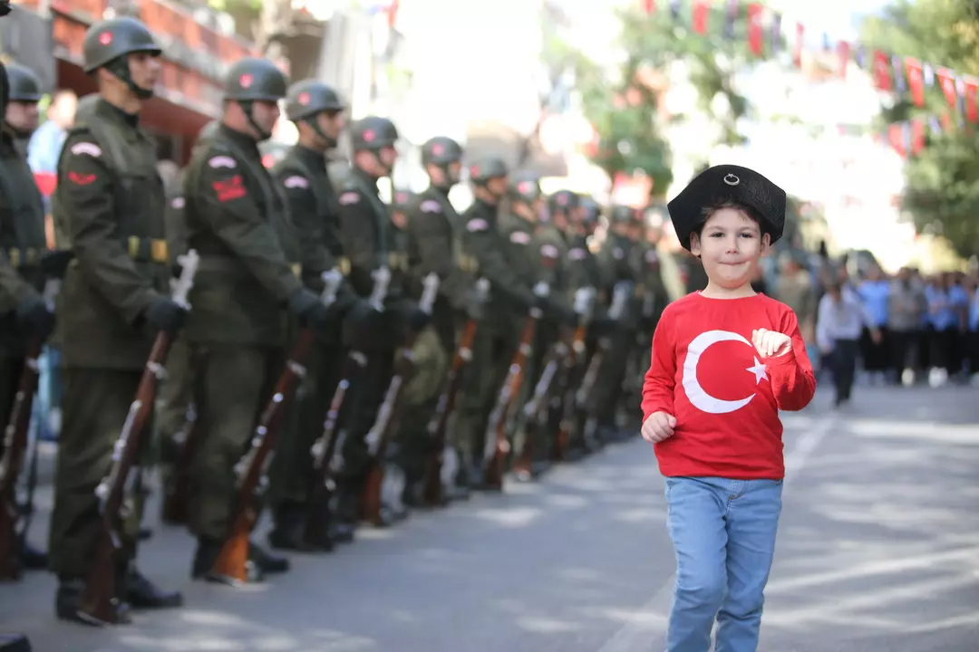 Yurdun dört bir yanında 100. yıl coşkusu! 7'den 70'e herkes sokaklara döküldü! 81 ilde kutlama alanları doldu taştı 21