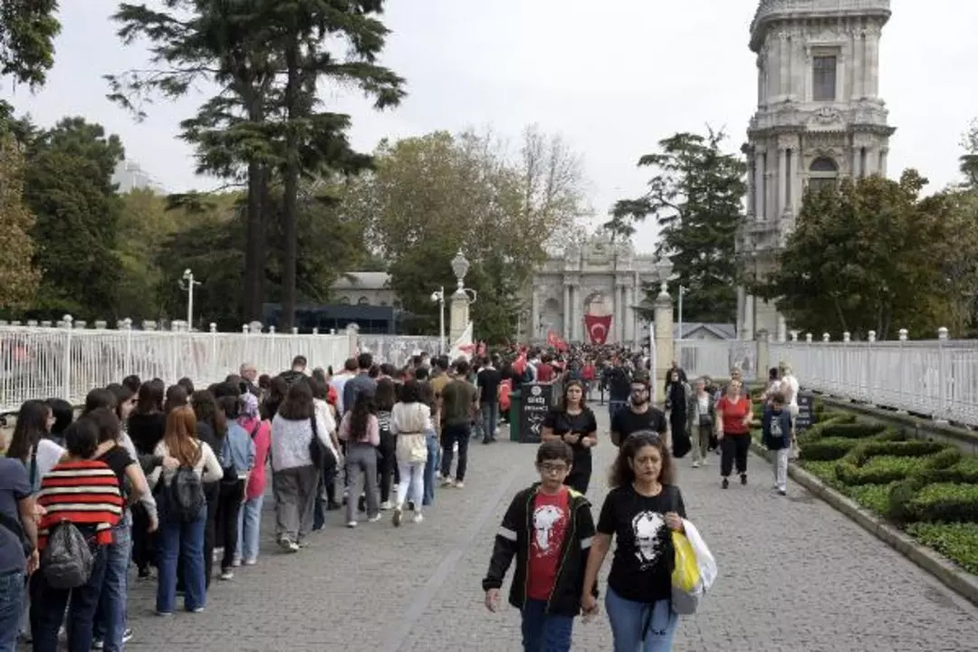 Yurdun dört bir yanında 100. yıl coşkusu! 7'den 70'e herkes sokaklara döküldü! 81 ilde kutlama alanları doldu taştı 10