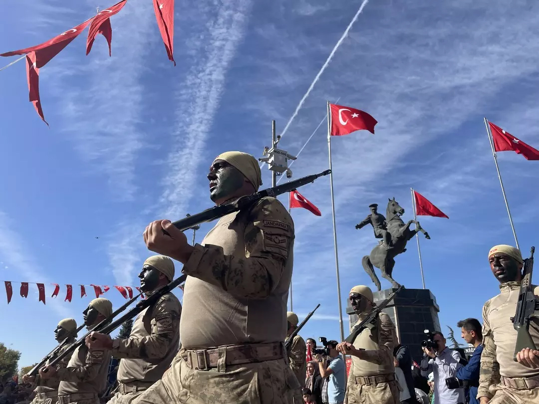 Yurdun dört bir yanında 100. yıl coşkusu! 7'den 70'e herkes sokaklara döküldü! 81 ilde kutlama alanları doldu taştı 28