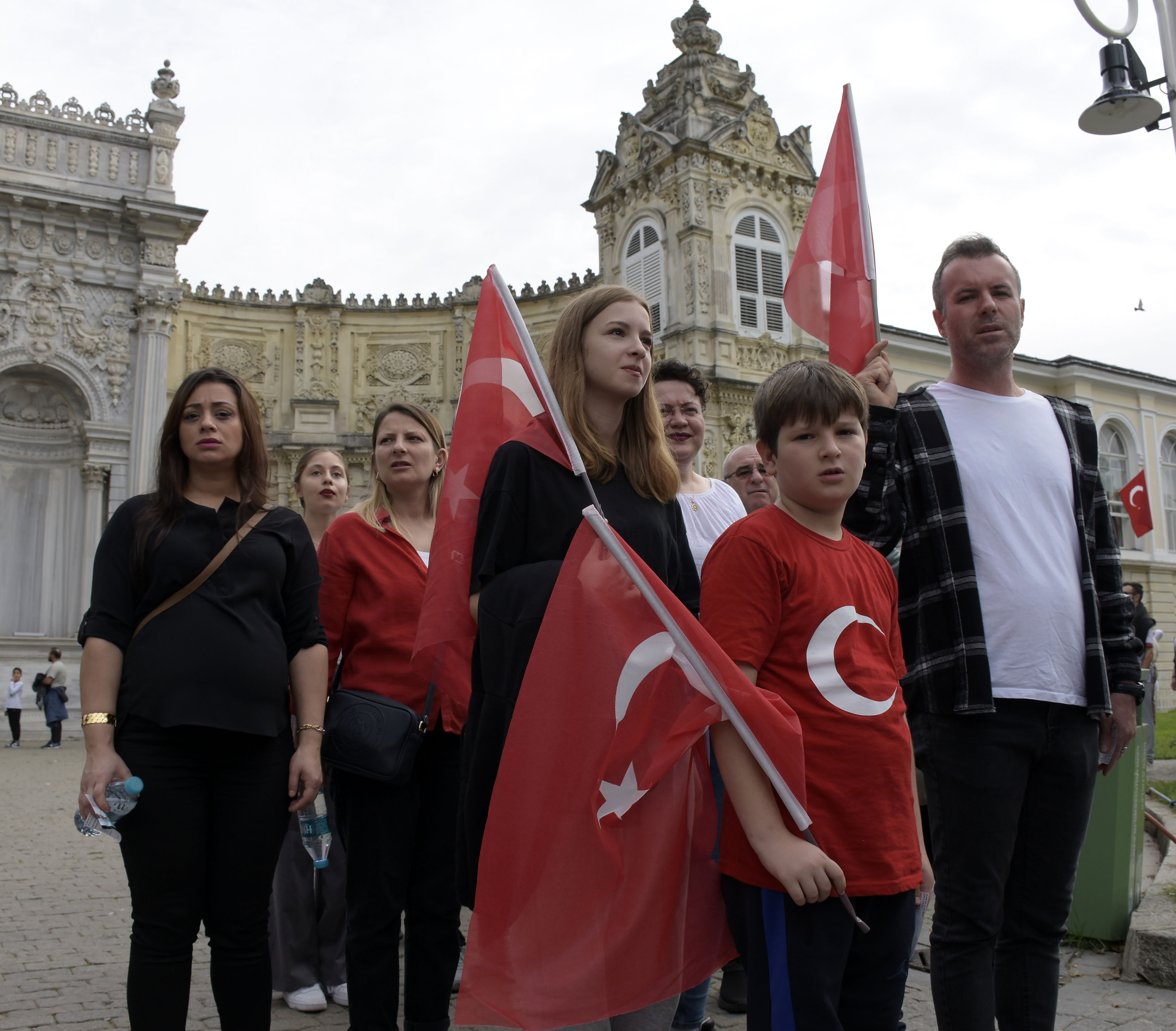 100. yılda Ata'ya büyük saygı! Dolmabahçe'de metrelerce kuyruk oluştu 3