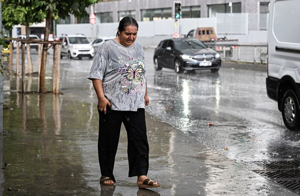 Meteoroloji 14 ili sarı kodlu uyarı geçti! Sıcaklıklar gittikçe düşecek, yağışlar o illerde görülecek 4