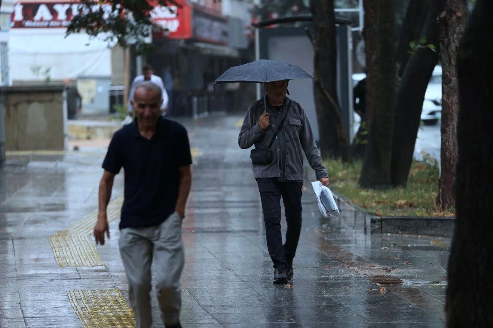 Meteoroloji 14 ili sarı kodlu uyarı geçti! Sıcaklıklar gittikçe düşecek, yağışlar o illerde görülecek 2