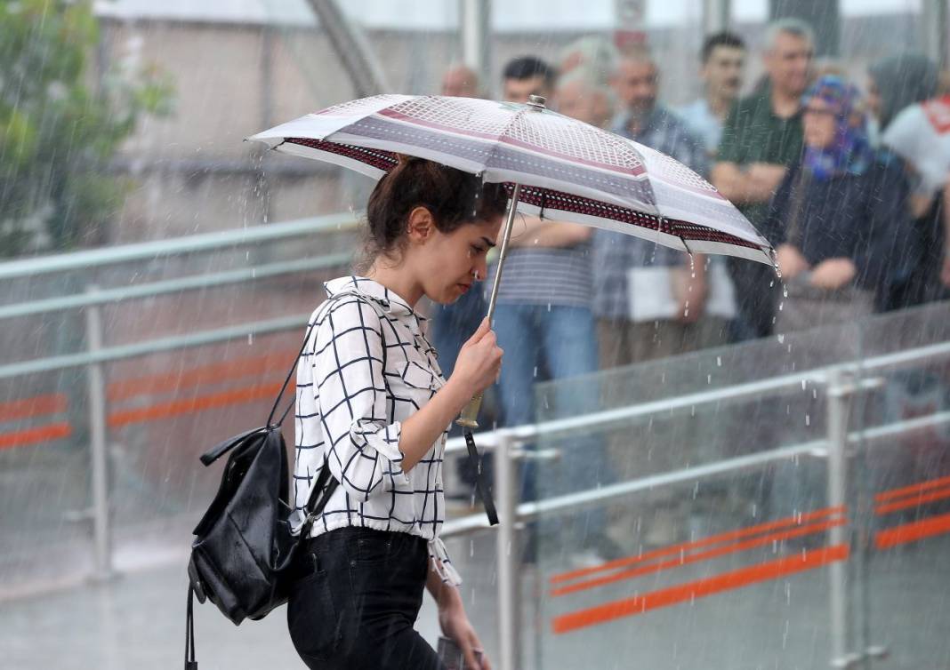 Meteoroloji son dakika raporu ile duyurdu! 9 il için sağanak yağış uyarısı verildi! Önlem almadan dışarı çıkmayın 3