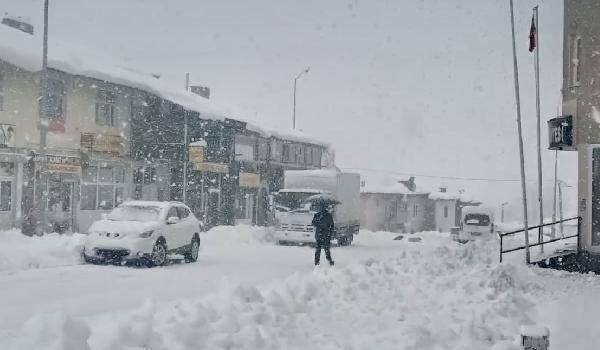 Türkiye'den kartpostallık görüntüler! O ilimiz karla kaplandı: kalınlık 35 santimetreye ulaştı 4