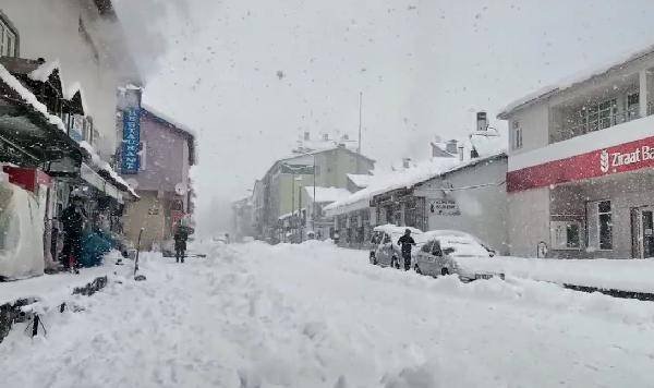 Türkiye'den kartpostallık görüntüler! O ilimiz karla kaplandı: kalınlık 35 santimetreye ulaştı 1