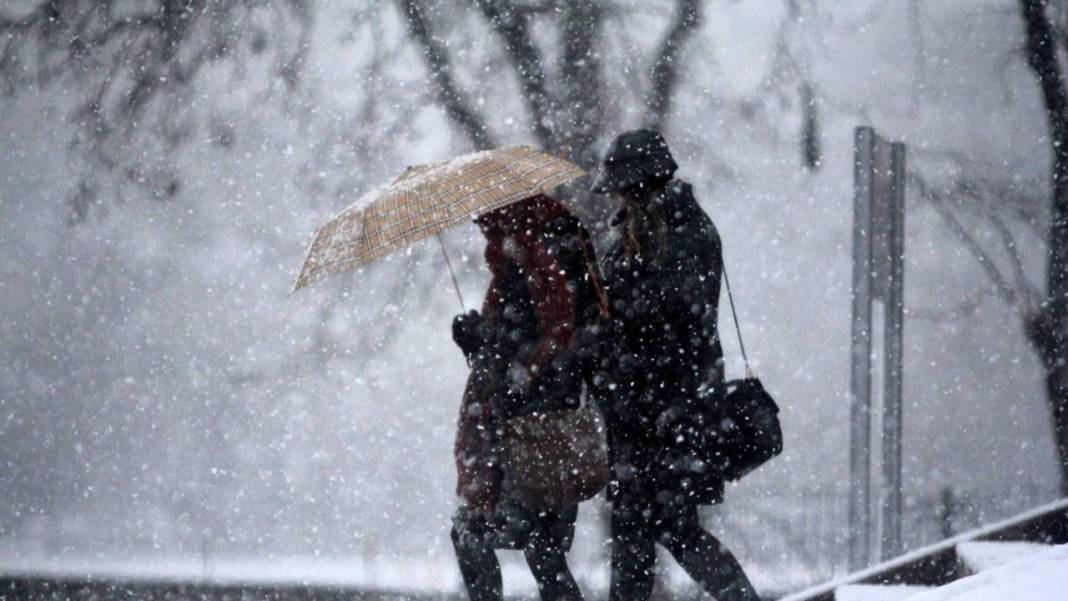 İstanbul'a ne zaman kar yağacak?  Meteoroloji uzmanı "Sıcaklıklar birden düşecek" deyip o tarihe dikkat çekti! 4