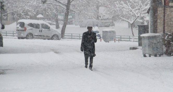 Sadece İstanbul için sarı kodlu uyarı! Kuvvetli fırtına ve kar yağışı! 15