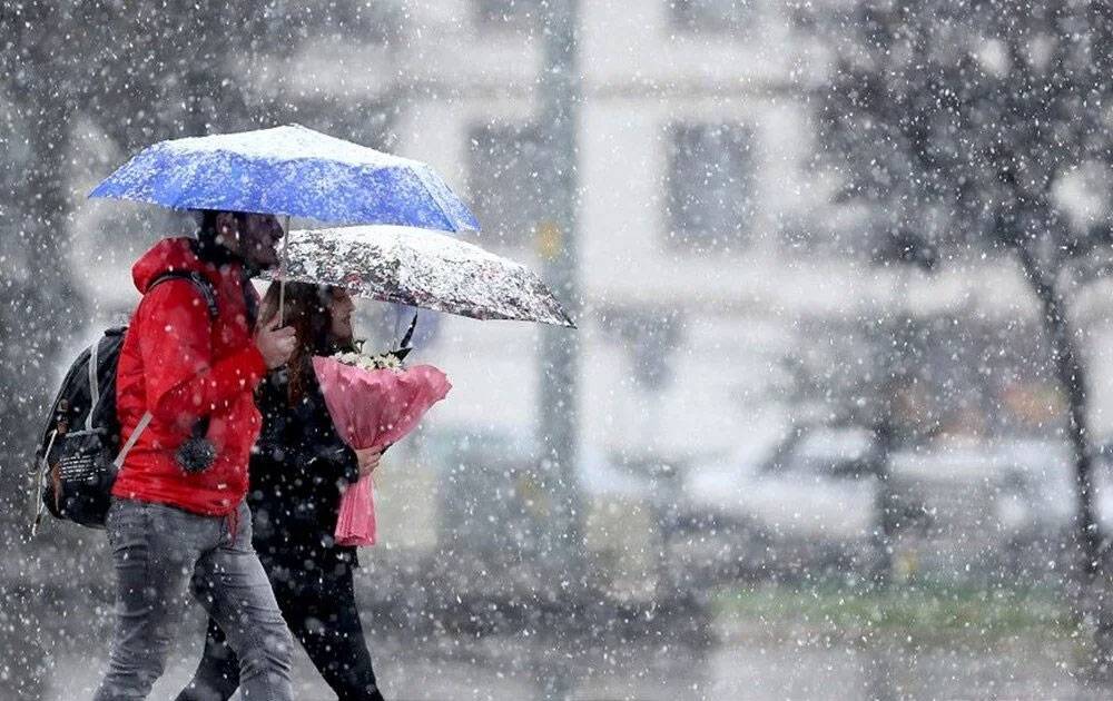 Türkiye donacak! Bir uyarı da AKOM'dan! Kuvvetli kar yağışı geliyor! İstanbul'a kar ne zaman yağacak? 13