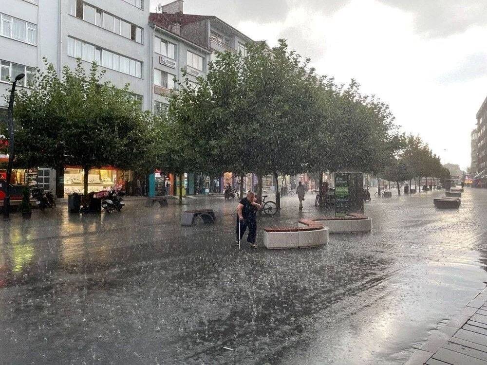 Türkiye donacak! Bir uyarı da AKOM'dan! Kuvvetli kar yağışı geliyor! İstanbul'a kar ne zaman yağacak? 9