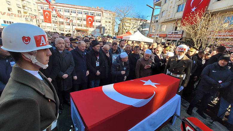 Şehit Uzman Çavuş Köroğlu'nun cenazesinde gözyaşları sel oldu! Sözleşmesindeki detay ise yürekleri yaktı 5