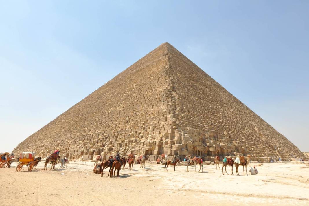 Görkemli yapıları merak uyandırıyor: Mısır piramitleri meğer böyle inşa edilmiş! 9