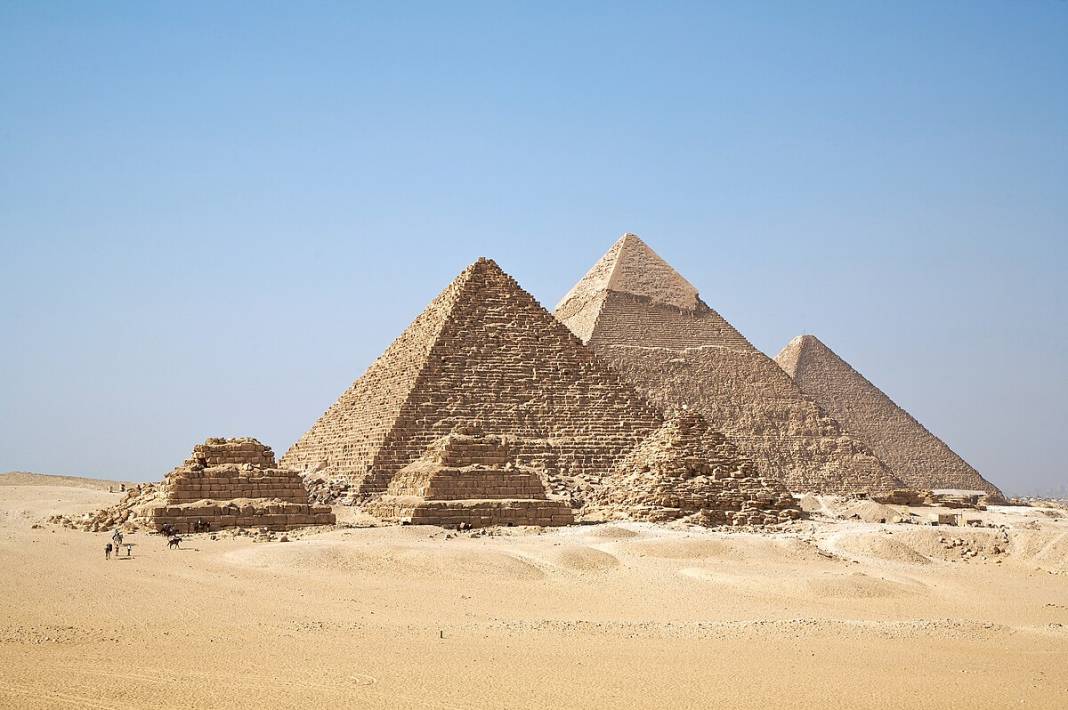 Görkemli yapıları merak uyandırıyor: Mısır piramitleri meğer böyle inşa edilmiş! 8