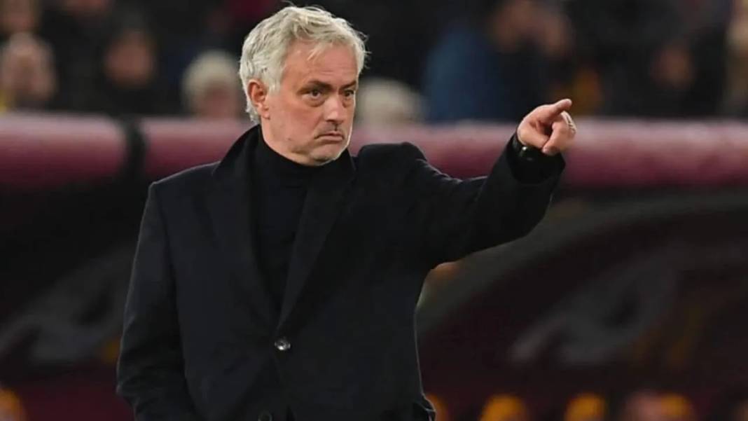 Sosyal medya çalkalandı! 'Jose Mourinho düğünde 100 lira taktı' Salondakiler ne olduğunu anlamadı! 1