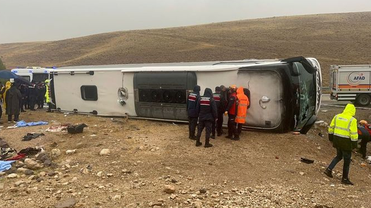 Sivas'ta katliam gibi kaza! 7 ölü, 40 yaralı