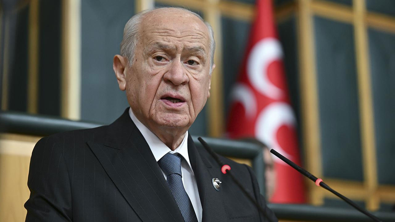 DEM Partililer konuşurken salonu terk etti! Bahçeli'den bildiri tepkisi: CHP'yi de takip etmeyeceğim