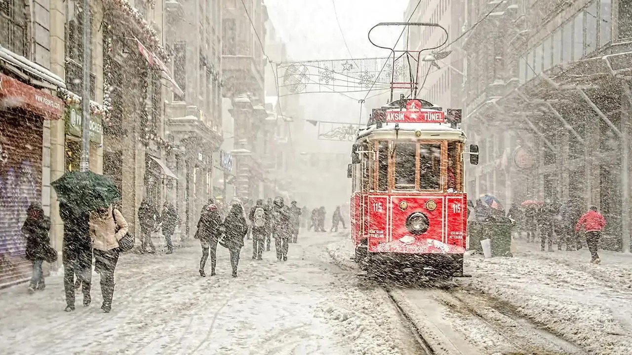 Yılbaşında kar yağacak mı? Yılbaşı akşamı İstanbul'da kar var mı? Uzman isim açıkladı