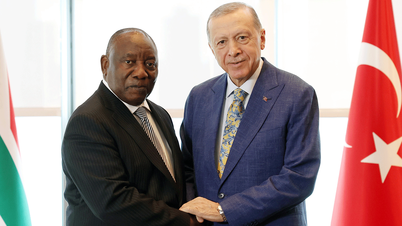 Cumhurbaşkanı Erdoğan, Ramaphosa ile bir araya geldi