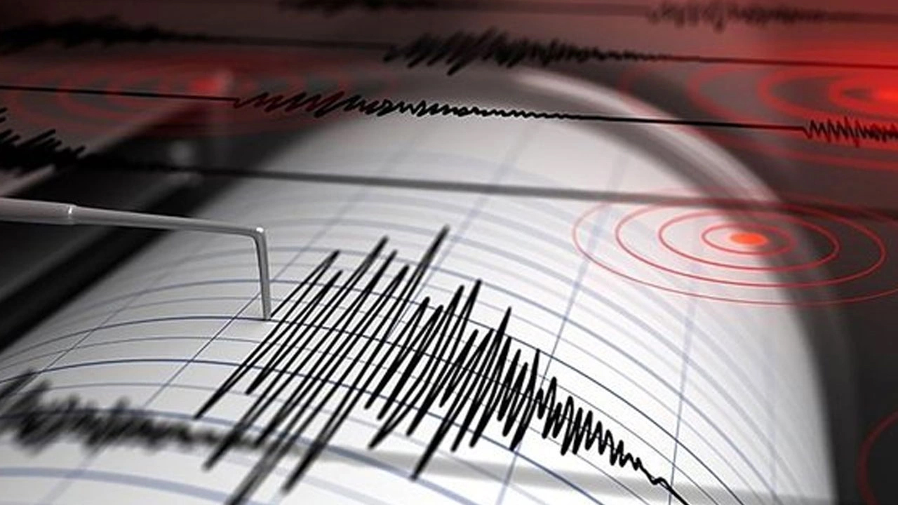 İzmir'de korkutan deprem