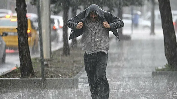 İstanbul'dan sonra bir ilimize daha uyarı yapıldı! Dolu ve sel riskine dikkat! Meteoroloji saat vererek uyardı