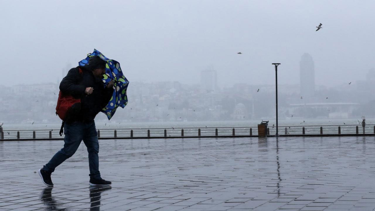 İstanbul Valiliği'nden son dakika uyarısı! "Hamleli fırtına" geliyor! Önleminizi alın, saat verildi