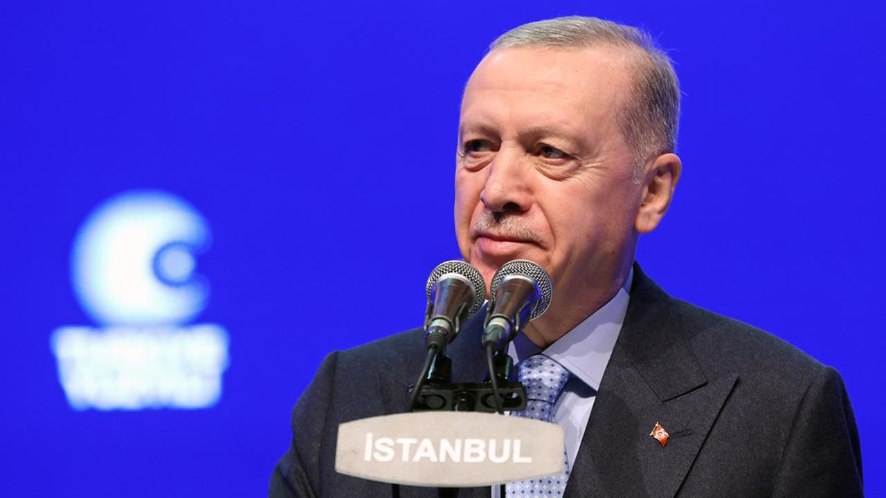 Cumhurbaşkanı Erdoğan AK Parti'nin İstanbul ilçe belediye başkan adaylarını açıkladı