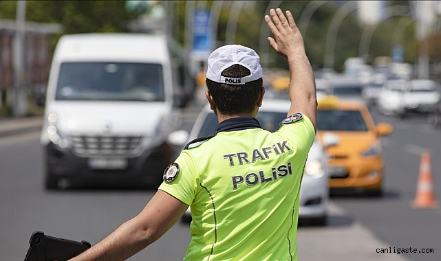 Yarın dışarıya çıkacak İstanbullu vatandaşlar dikkat!. O yollar trafiğe kapatılacak