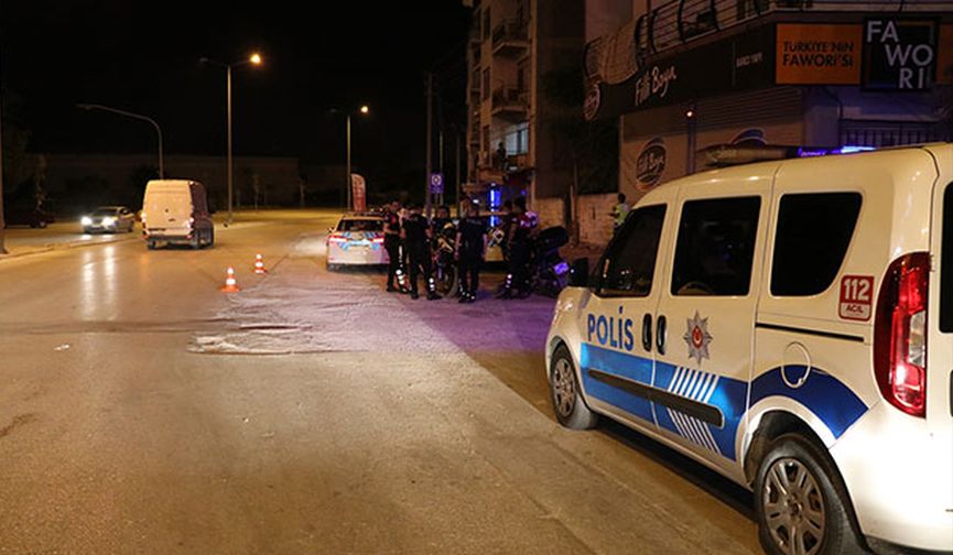 Dur ihtarına uymayıp 2’si polis 4 kişiye çarparak yaralayan şüpheli tutuklandı