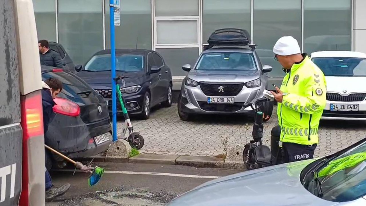 Polisten takdire şayan hareket: Mikserden dökülen beton harcını temizletti