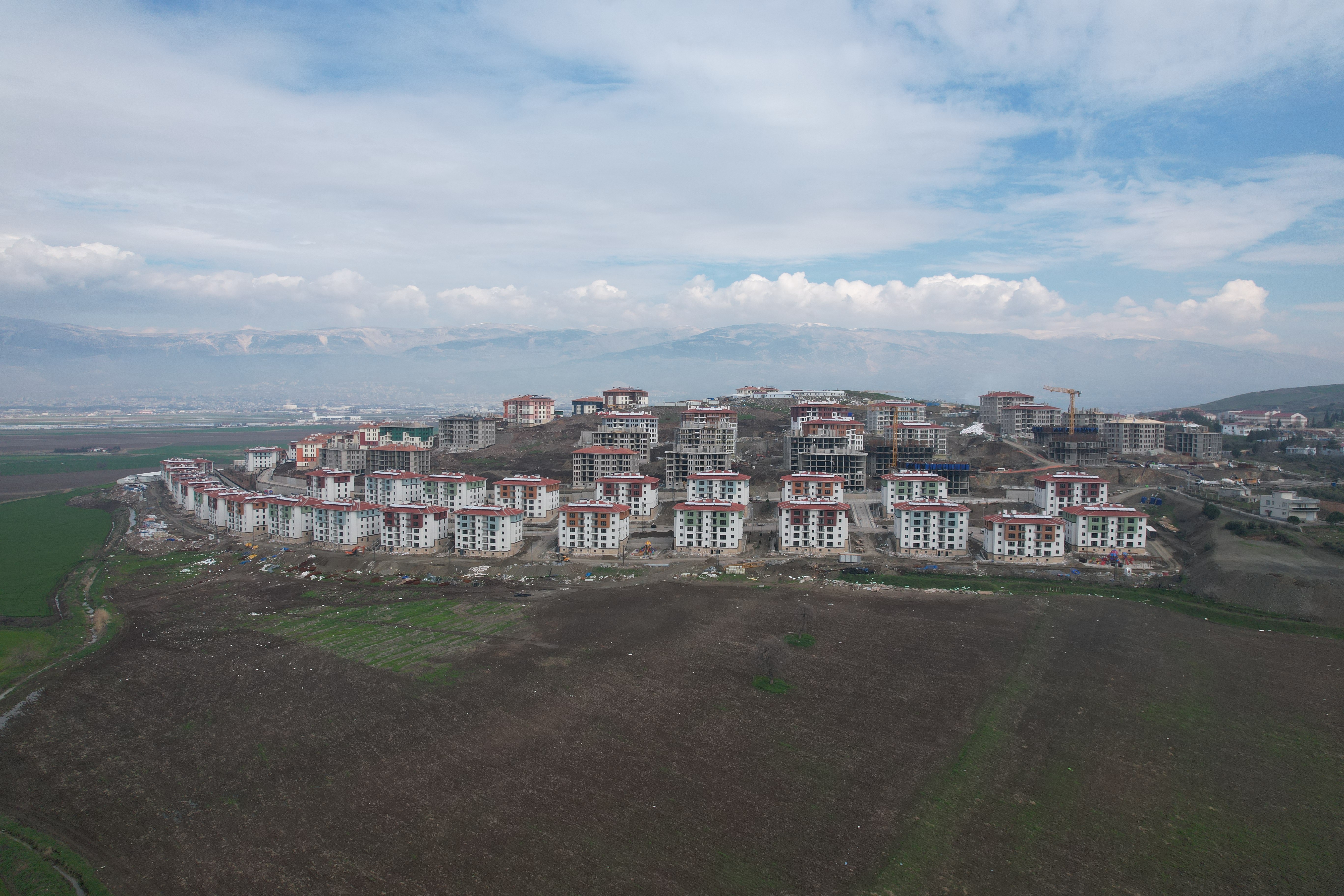 Deprem bölgelerinde çalışmalar son sürat devam ediyor! Bakan Mehmet Özhaseki: 110 bin kişilik bir işçi ordusu var