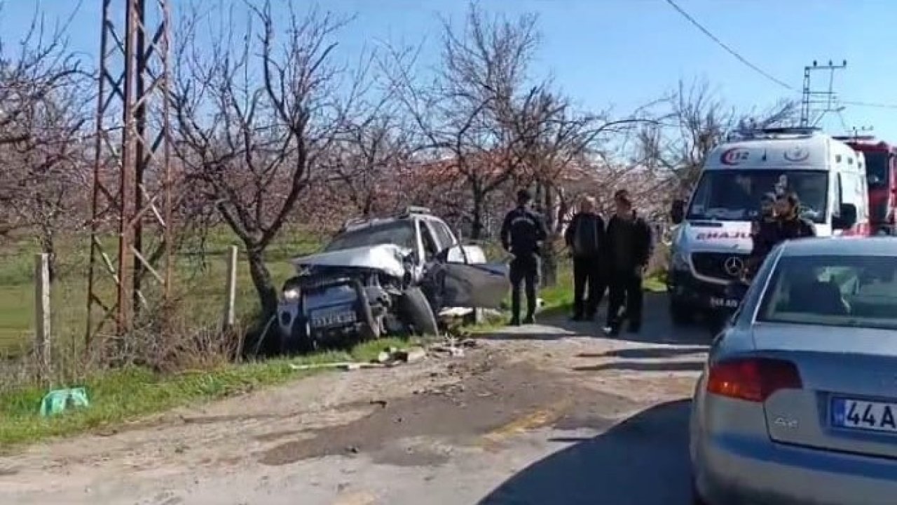 Malatya'da kamyonet ile otomobil çarpıştı: 3 yaralı