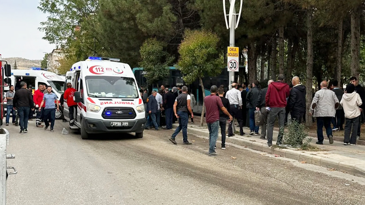 Elazığ'da öğrencileri taşıyan midibüsün freni patladı! 1 ölü, 15 yaralı