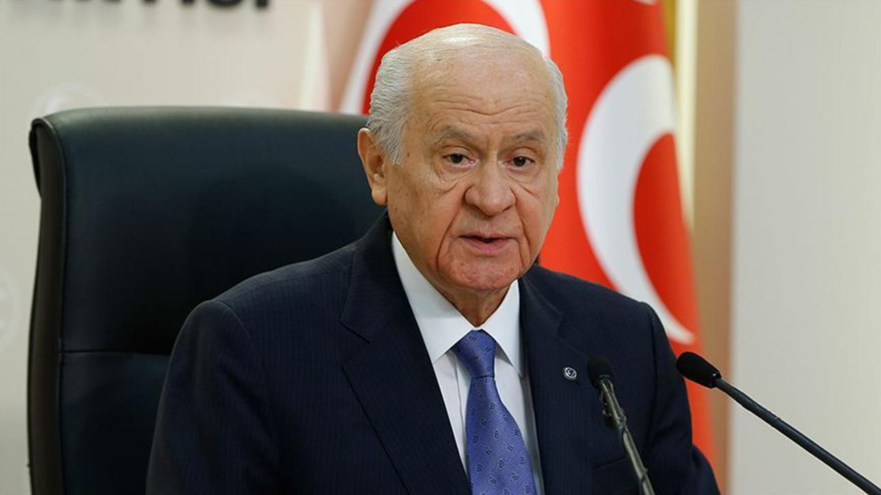 Bahçeli'den 29 Ekim mesajı: Türkiye Cumhuriyeti'nin 100'üncü yıl dönümünü hürmet duygularımla kutluyorum