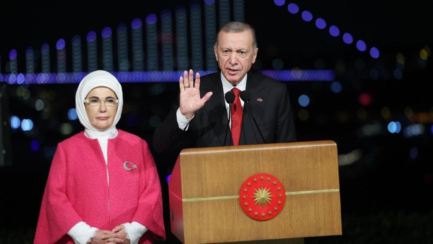 Emine Erdoğan'dan "Cumhuriyet'in 100. yılı" paylaşımı