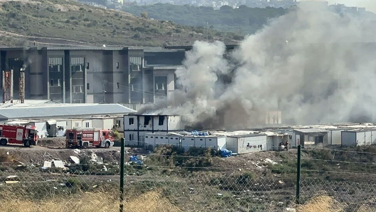 Marmara Ünivesitesi'nde yangın paniği! Dumanlar her yeri sardı