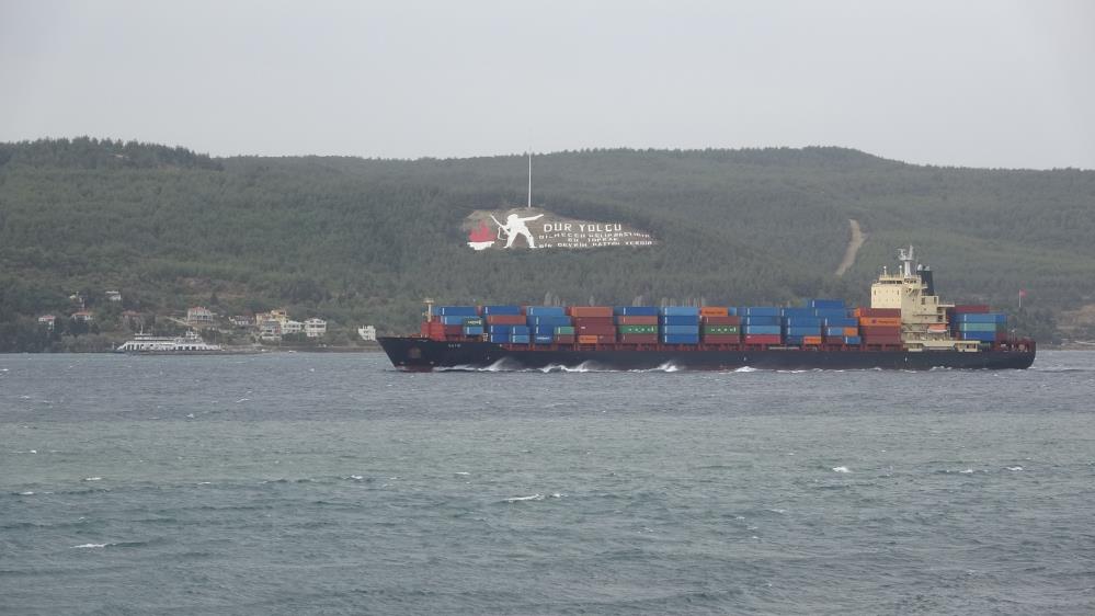 Meteoroloji uyarı vermişti Çanakkale Boğazı yoğun fırtına nedeniyle çift yönlü kapandı