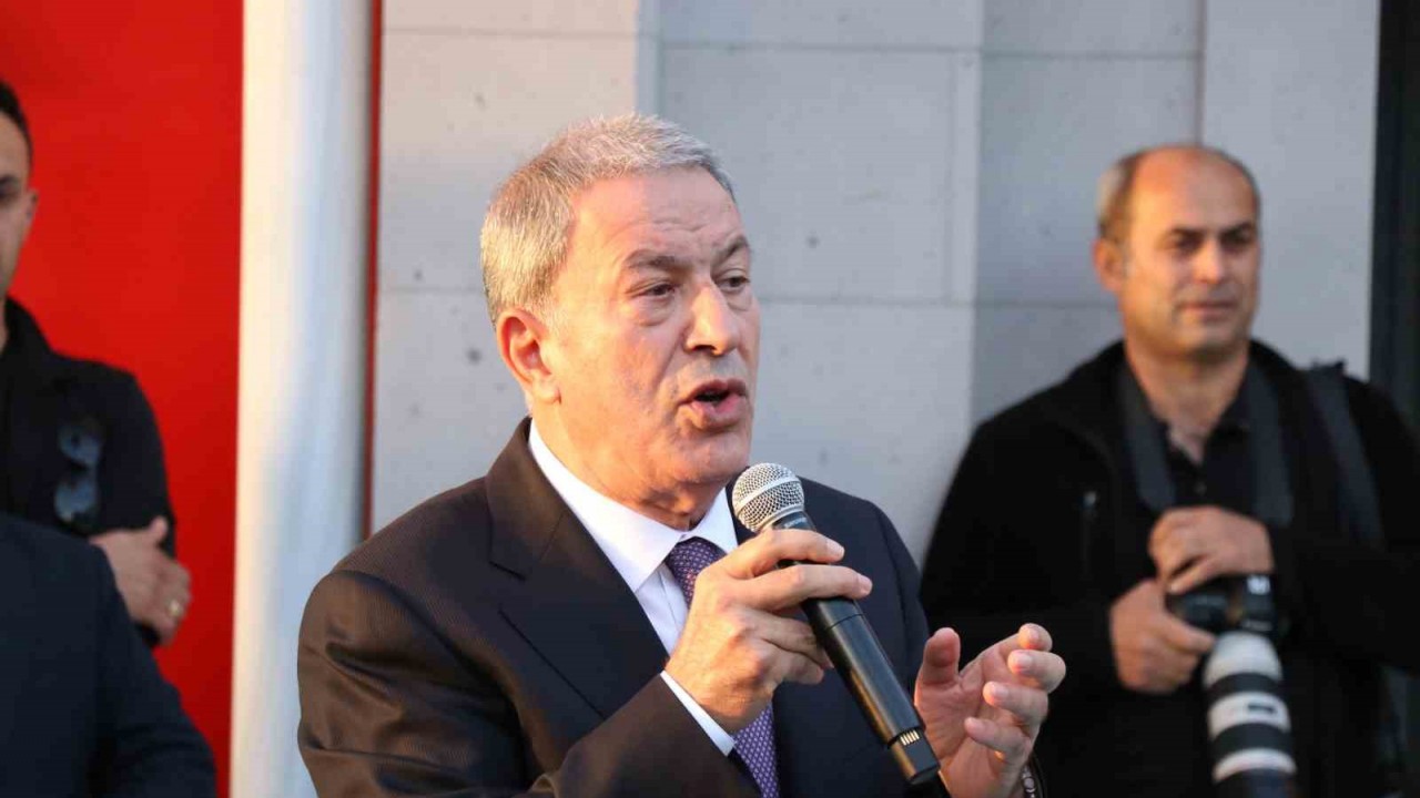 Hulusi Akar: Eli kanlı Netanyahu, masum insanları vurmaktan çekinmiyor