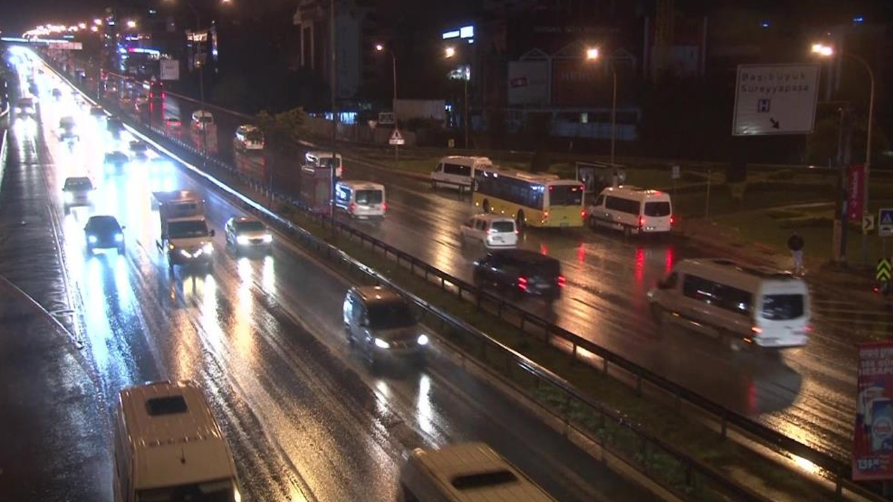 Dışarı çıkacaklar dikkat! İstanbul Anadolu yakasında sağanak yağış