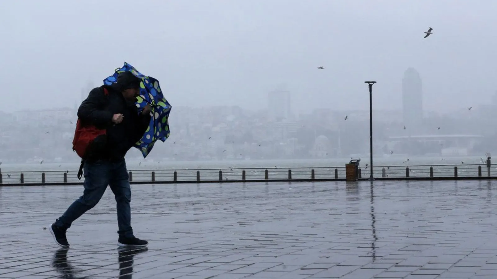 Yağışlar devam edecek mi? MGM'nin son raporu yayınlandı! 17 il için sarı ve turuncu kodlu uyarı geldi