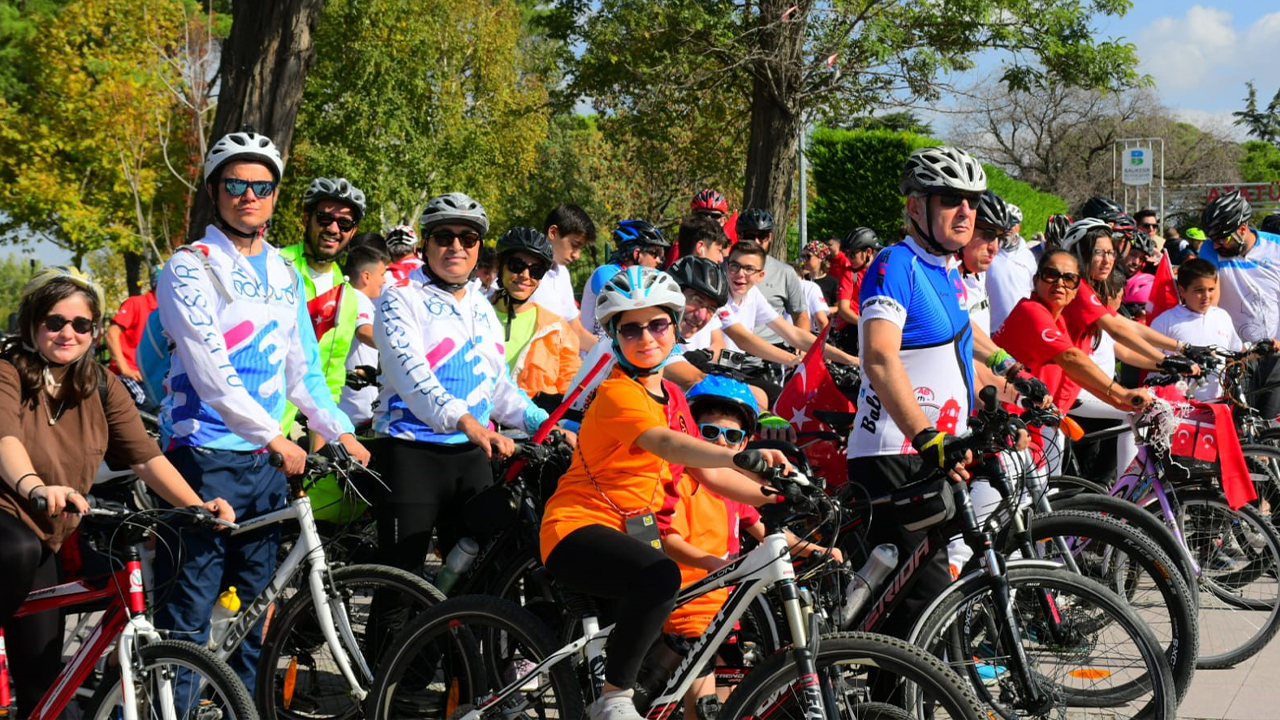 29 Ekim kutlamalarına büyük ilgi! Pedallar Cumhuriyet için çevrildi