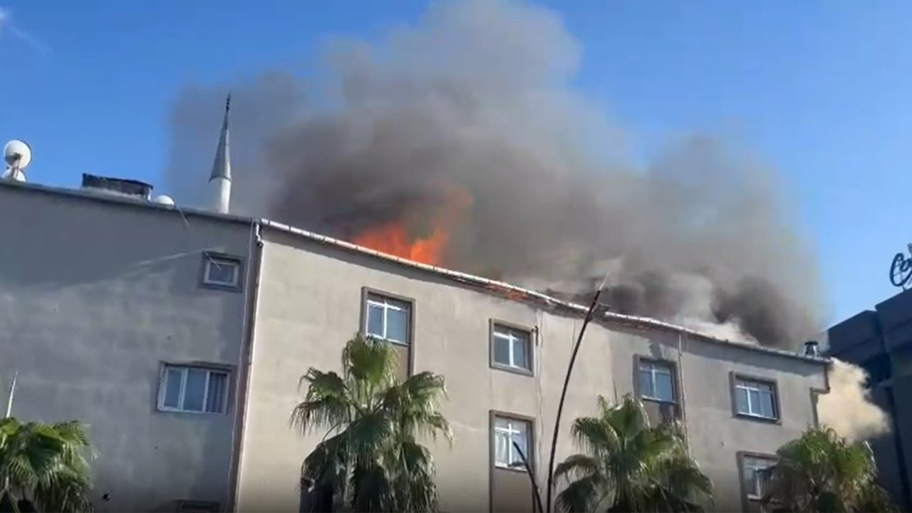 İstanbul Alibeyköy’de bir binada yangın çıktı!