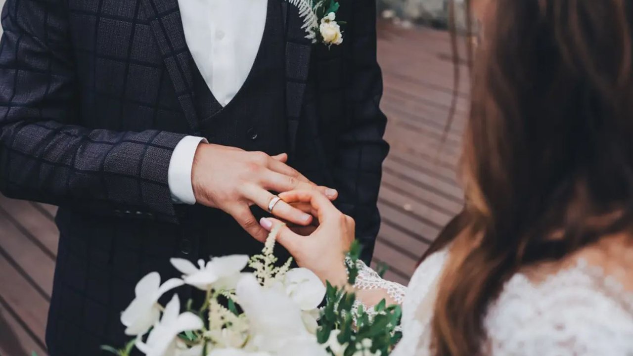Anket: Tekrar Dünyaya Gelsen Eşinle Evlenir Miydin?