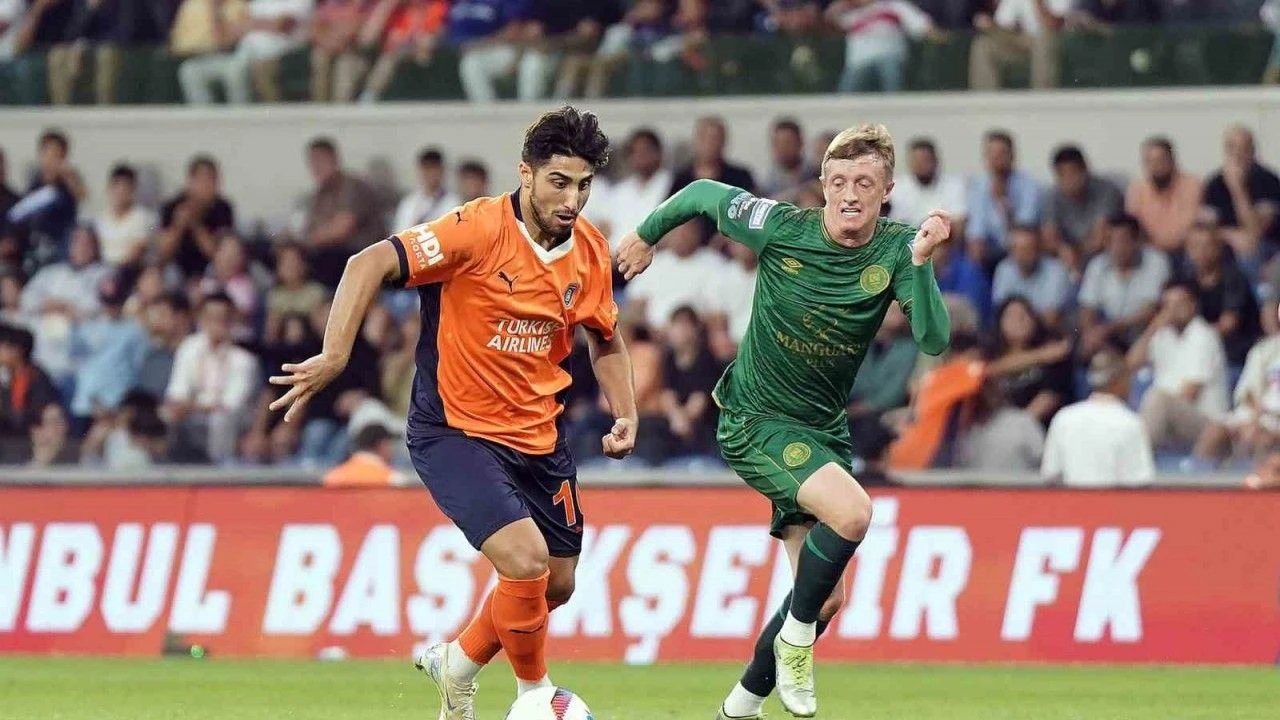 Başakşehir St. Patrick’s’i 2-0 mağlup etti! Konferans ligi vizesini kaptı!