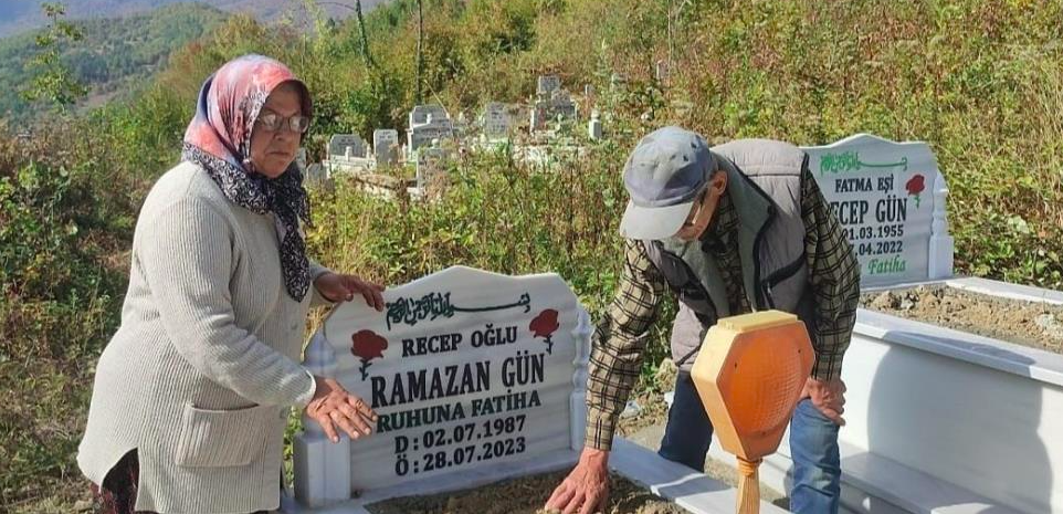 Acısı daha çok tazeydi! Oğlunun mezarını açık gören kadın baygınlık geçirdi! Mezarı açan daha da şoke etti