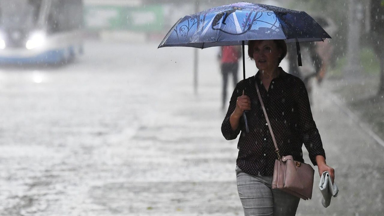 Meteoroloji yine uyardı: İstanbul ve 46 il için 5 gün sürecek sağanak yağış bekleniyor!