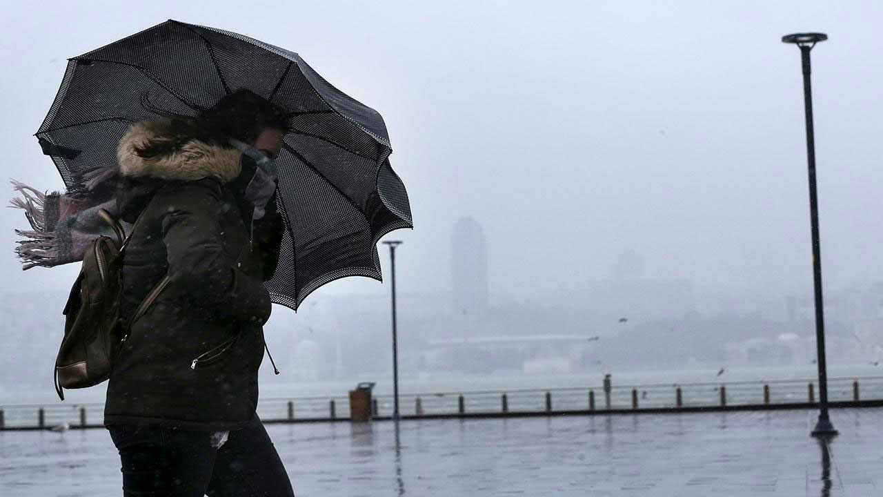 Meteoroloji, Valilik, İBB ve AKOM peş peşe uyardı! İstanbullular dikkat! Saat verildi