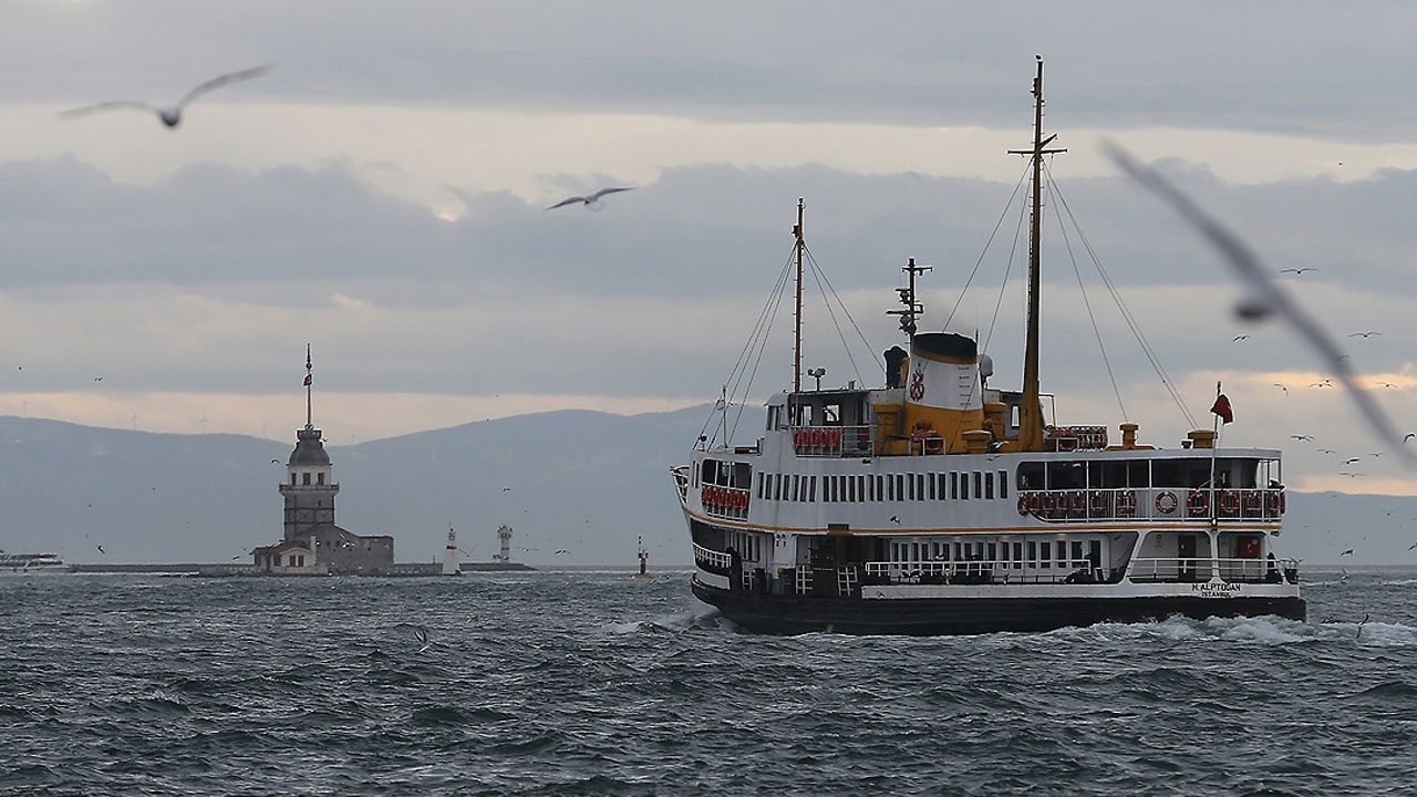 İstanbul'da şiddetli fırtına: Birçok sefer iptal edildi