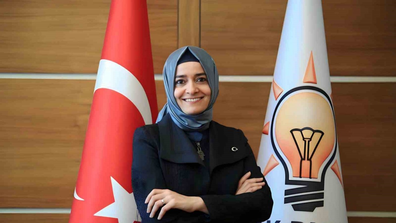 AK Parti’de Fatma Betül  Sayan Kaya MYK üyesi olarak seçildi