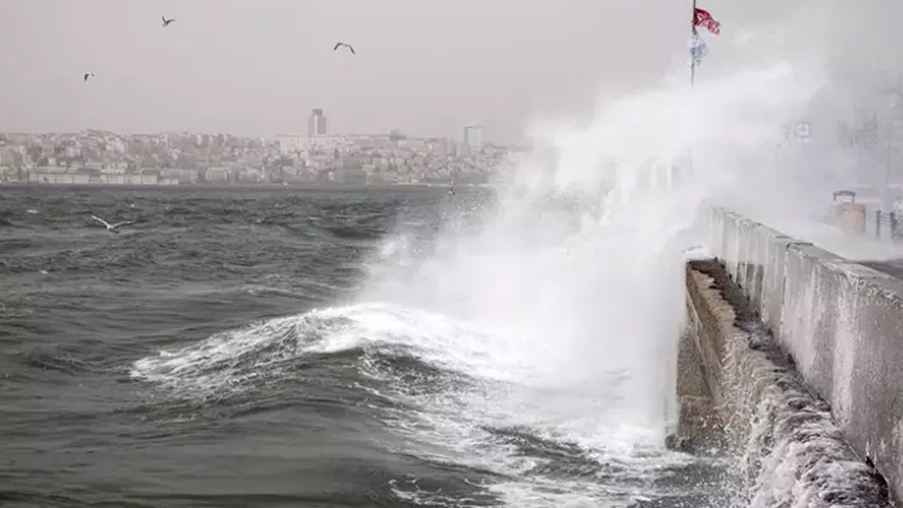 İstanbul Valiliği saat verip uyardı! Rüzgarın hızı 80 km'ye ulaşacak